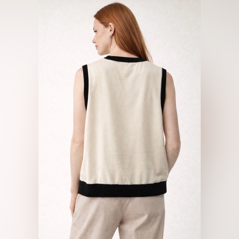 🖤🤍 Black & Cream Contrast Button-Front Sweater Vest | Never Been Worn - Picture 2 of 5